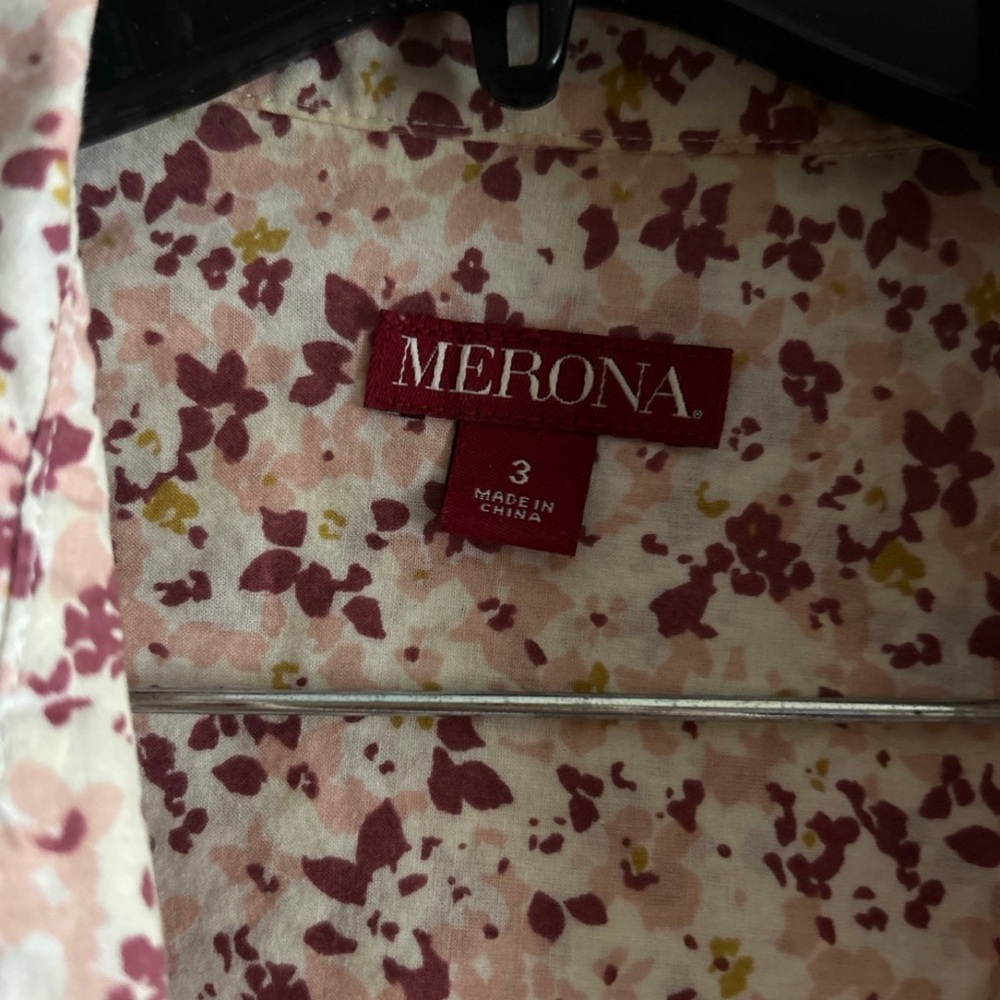 Button down top - Picture 2 of 3